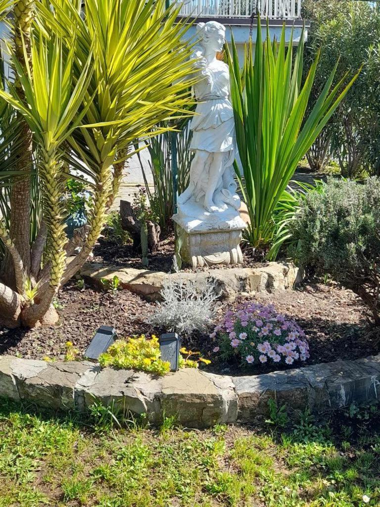 Villa La Parisienne Diano Borello ภายนอก รูปภาพ